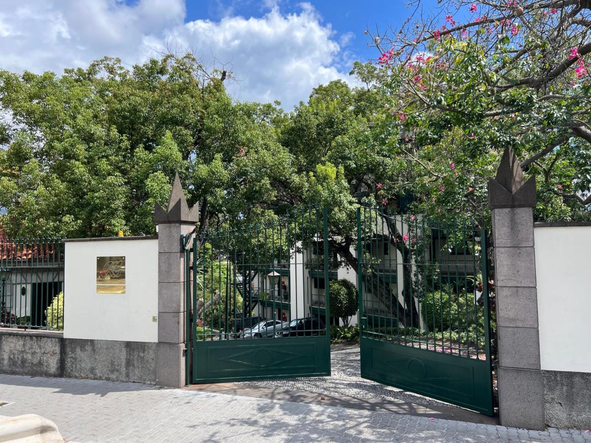 Luxury Oceanfront At Reid'S Gardens Apartamento Funchal  Exterior foto